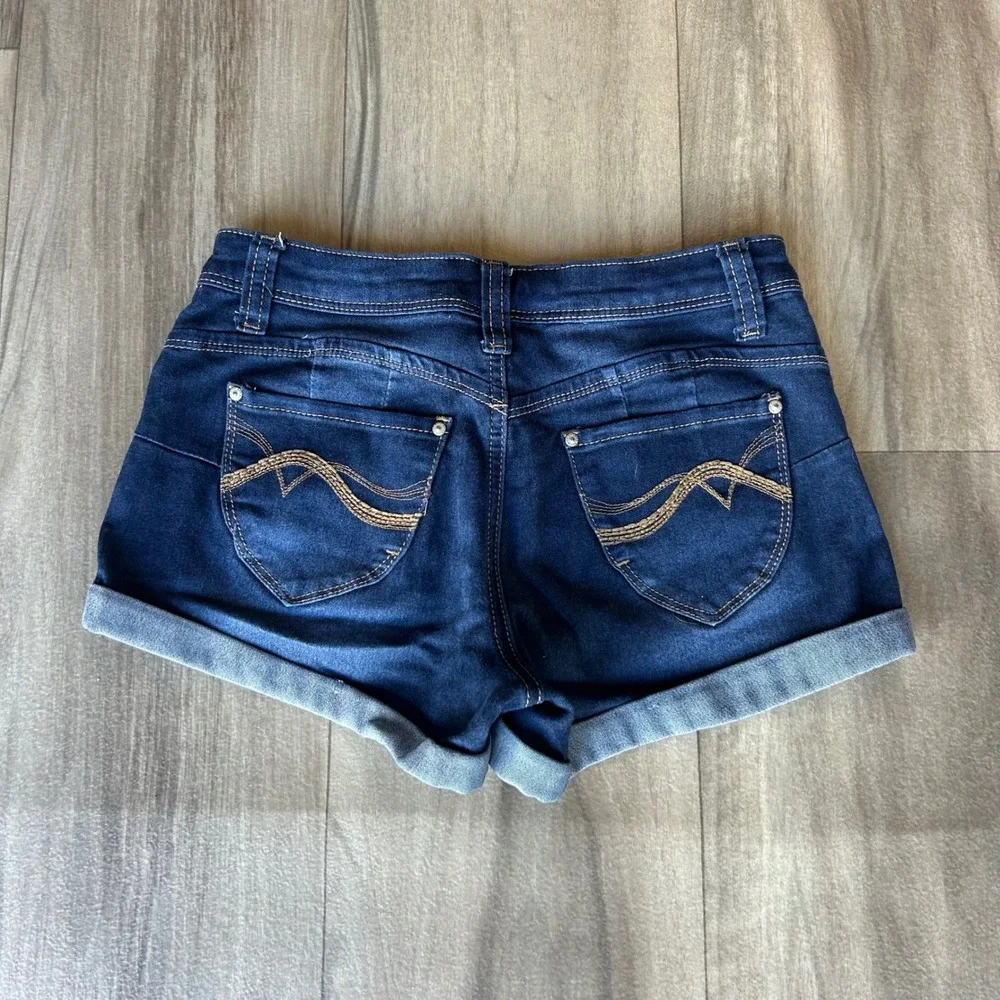 Hot Kiss Womens Dark Wash Get The Lift Button Fly Cuffed Denim Shorts Size 3